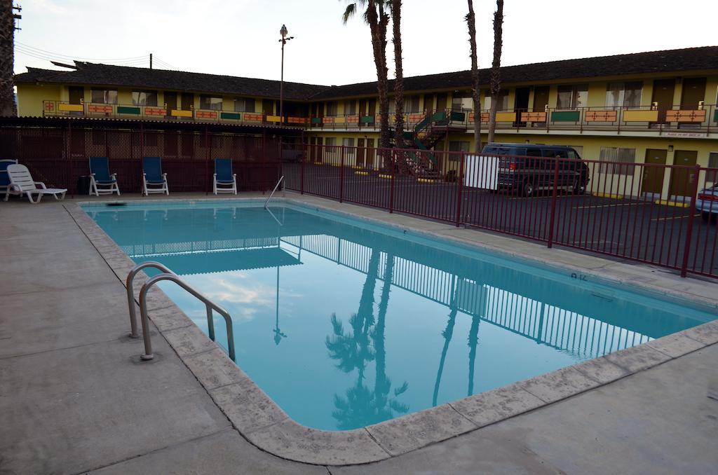 Tropics Motor Hotel Indio Zewnętrze zdjęcie